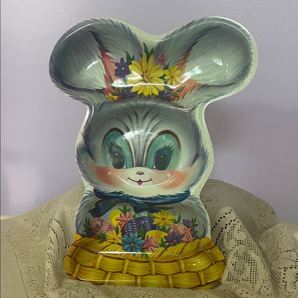 Super vintage bunny tray Easter decor